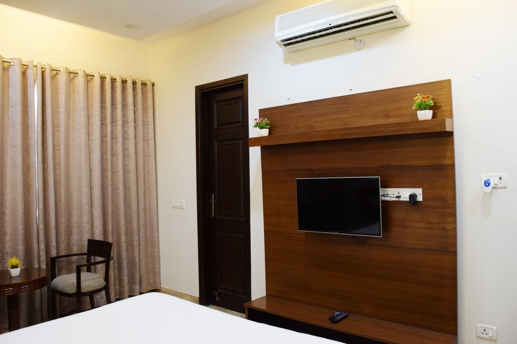 When In Gurgaon - Service Apartments, Near Medanta Medicity Deli Exterior foto