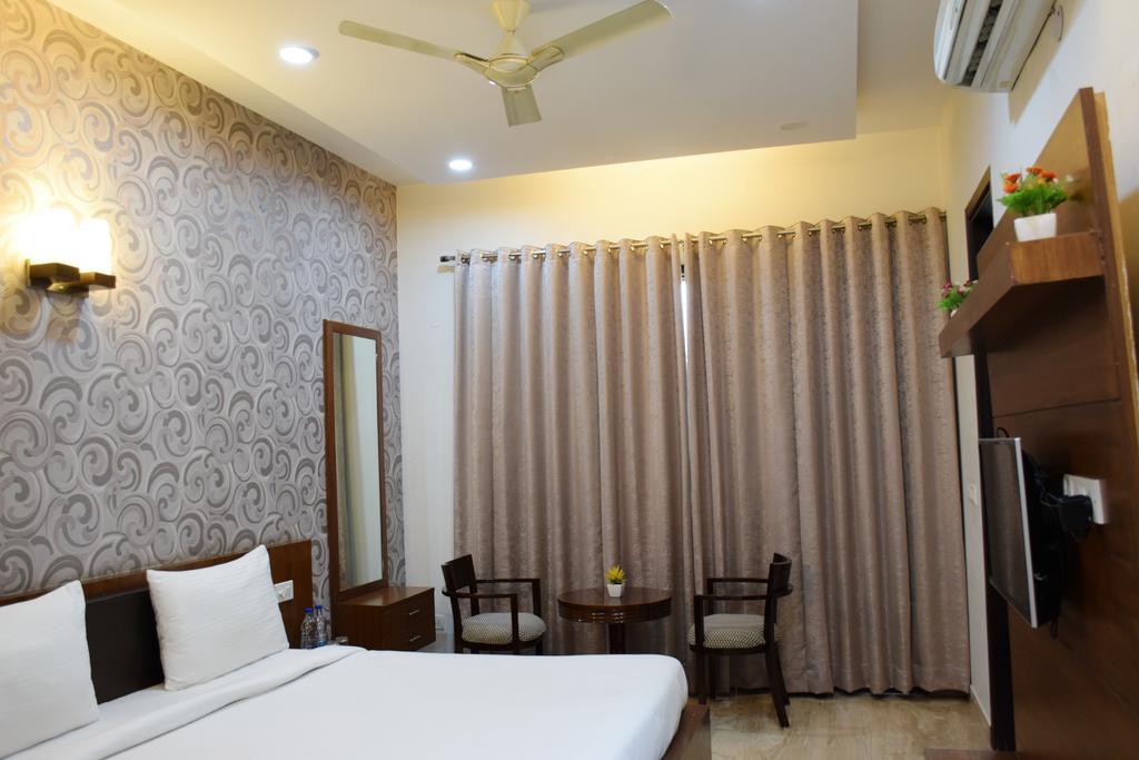 When In Gurgaon - Service Apartments, Near Medanta Medicity Deli Exterior foto